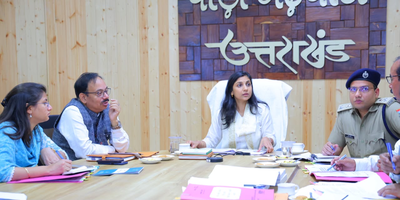 विधानसभा चुनाव-2027 की प्रारंभिक तैयारियों की समीक्षा, चिन्हित मतदान केंद्रों पर आश्वस्त सुविधाएं सुनिश्चित करने को कहा