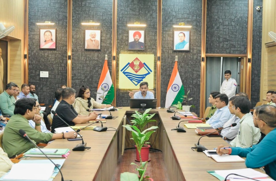 देहरादून में सरकारी जमीनों को अतिक्रमण से मुक्त कराने की तैयारी तेज, डीएम ने दिए सख्त निर्देश