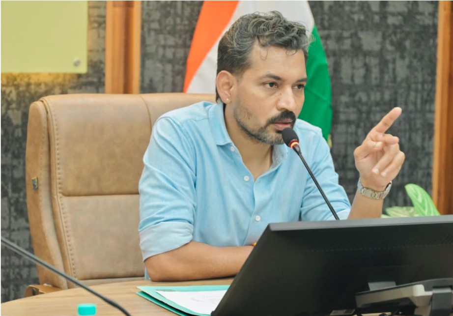 आर्थिक संसाधनों के अभाव में किसी भी बच्चे का उपचार नहीं होने दिया जाएगा प्रभावित- डीएम
