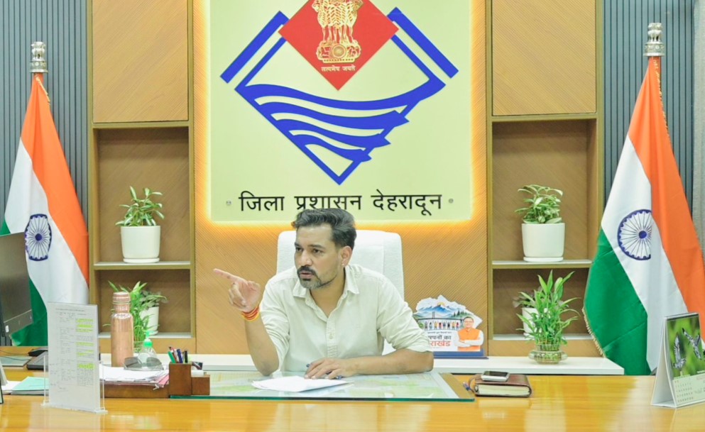 नौले-धारों और नदियों के पुनर्जीवन को लेकर डीएम ने दिए प्रभावी कार्ययोजना के निर्देश