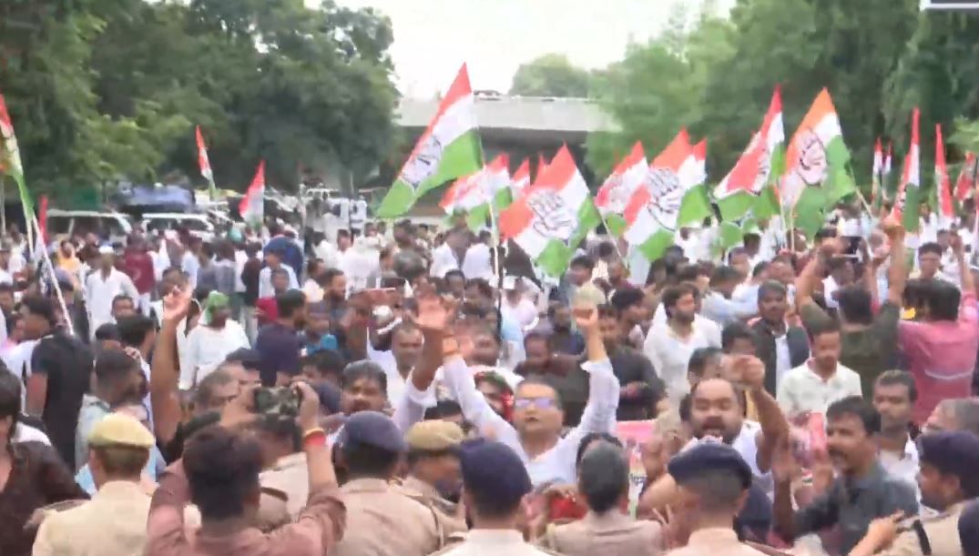 एसआईआर विवाद के बीच कांग्रेस का देशभर में प्रदर्शन, मुख्य चुनाव आयुक्त के इस्तीफे की मांग