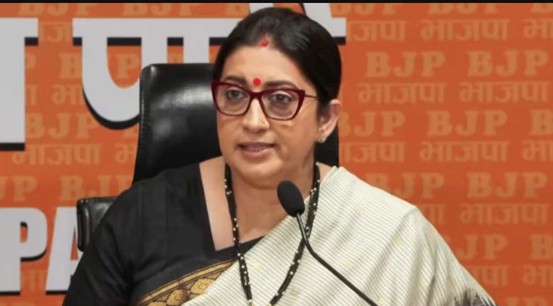 एसआईआर विवाद के बीच स्मृति ईरानी का कांग्रेस पर हमला, बोलीं- लोकतंत्र को निशाना न बनाएं
