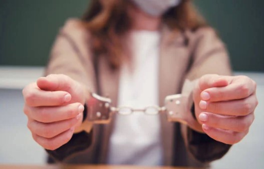 आजमगढ़ में 23.4 किलो गांजा बरामद, दो महिलाओं समेत तीन गिरफ्तार