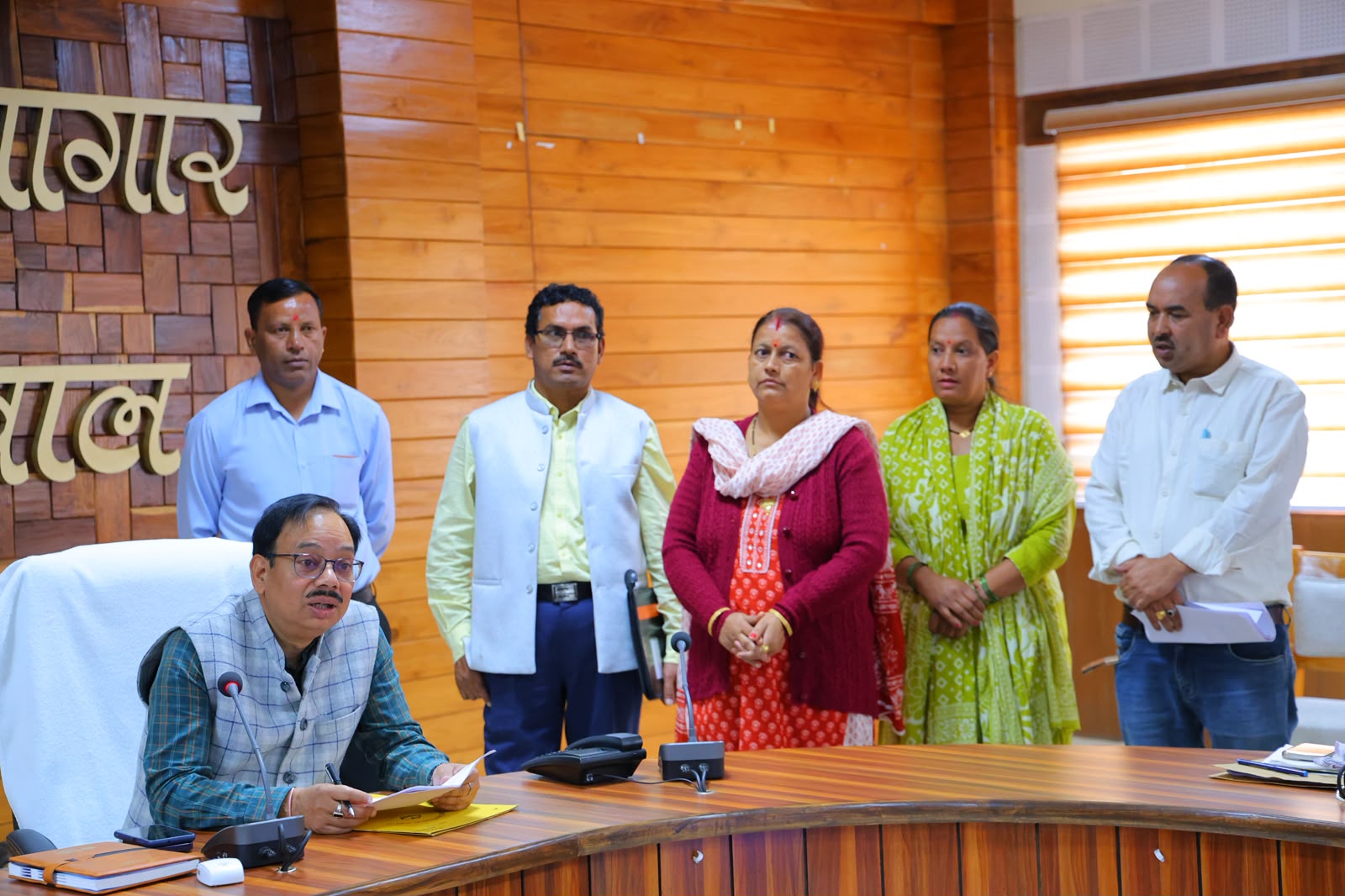 जनता दर्शन में सीडीओ ने सुनीं आमजन की समस्याएं, अधिकारियों को त्वरित निस्तारण के निर्देश