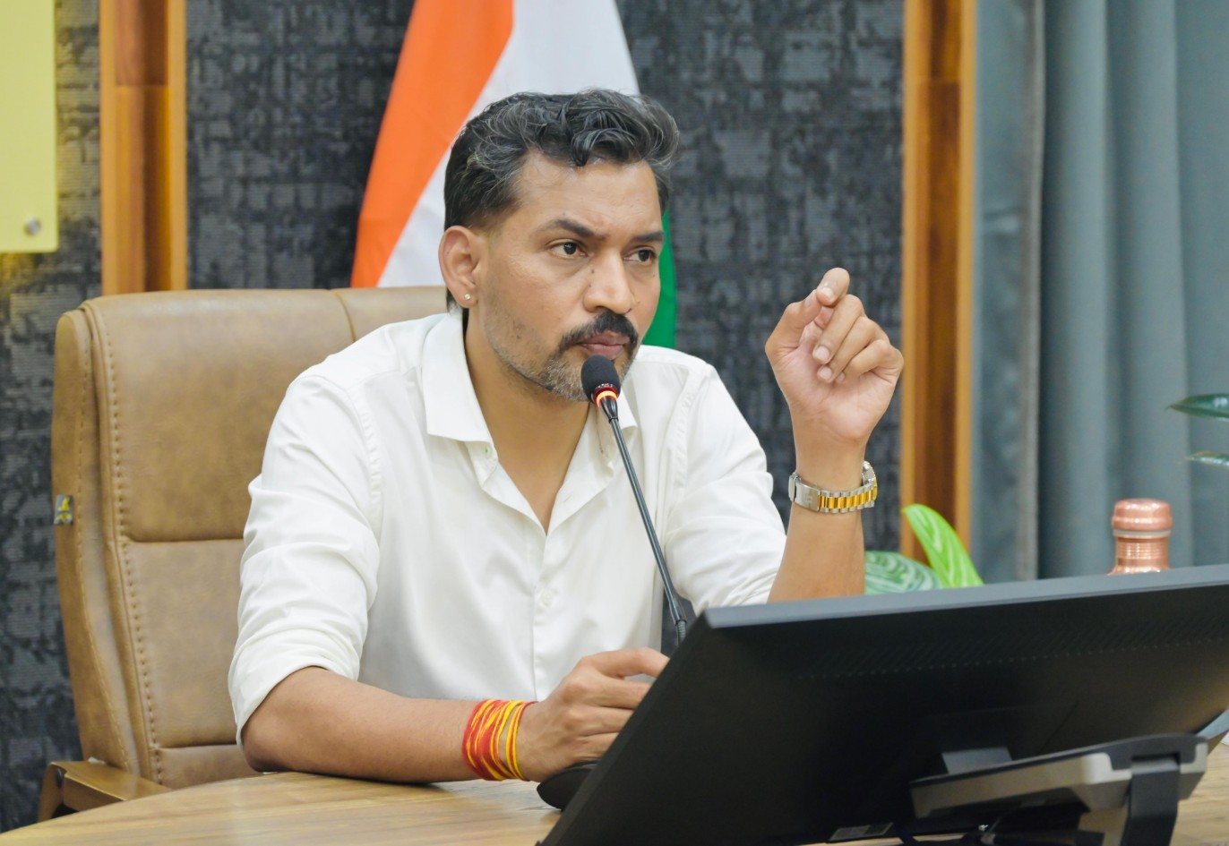 देहरादून में मतदाता जागरूकता गतिविधियां तेज, जिलाधिकारी ने सभी विभागों को दिए निर्देश