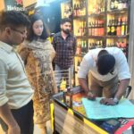 बड़ी खबर :शराब की दुकानों पर ओवररेटिंग एवं अनियमितताओं की शिकायतों पर डीएम का एक्शन