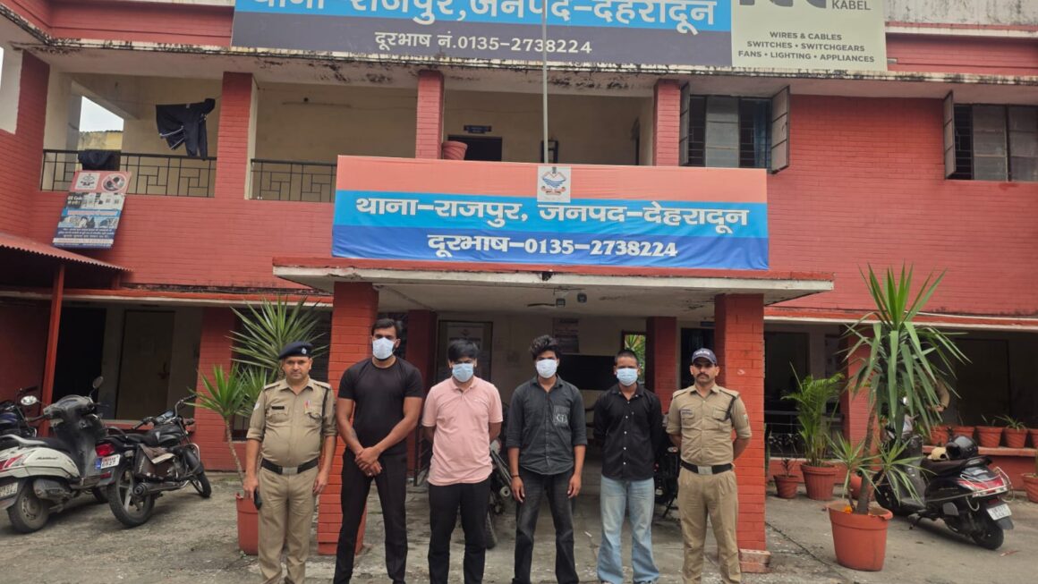ऑपरेशन नाइट स्ट्राइक: देहरादून में पुलिस की बड़ी कार्रवाई, शराब पीकर वाहन चलाने वाले 27 गिरफ्तार