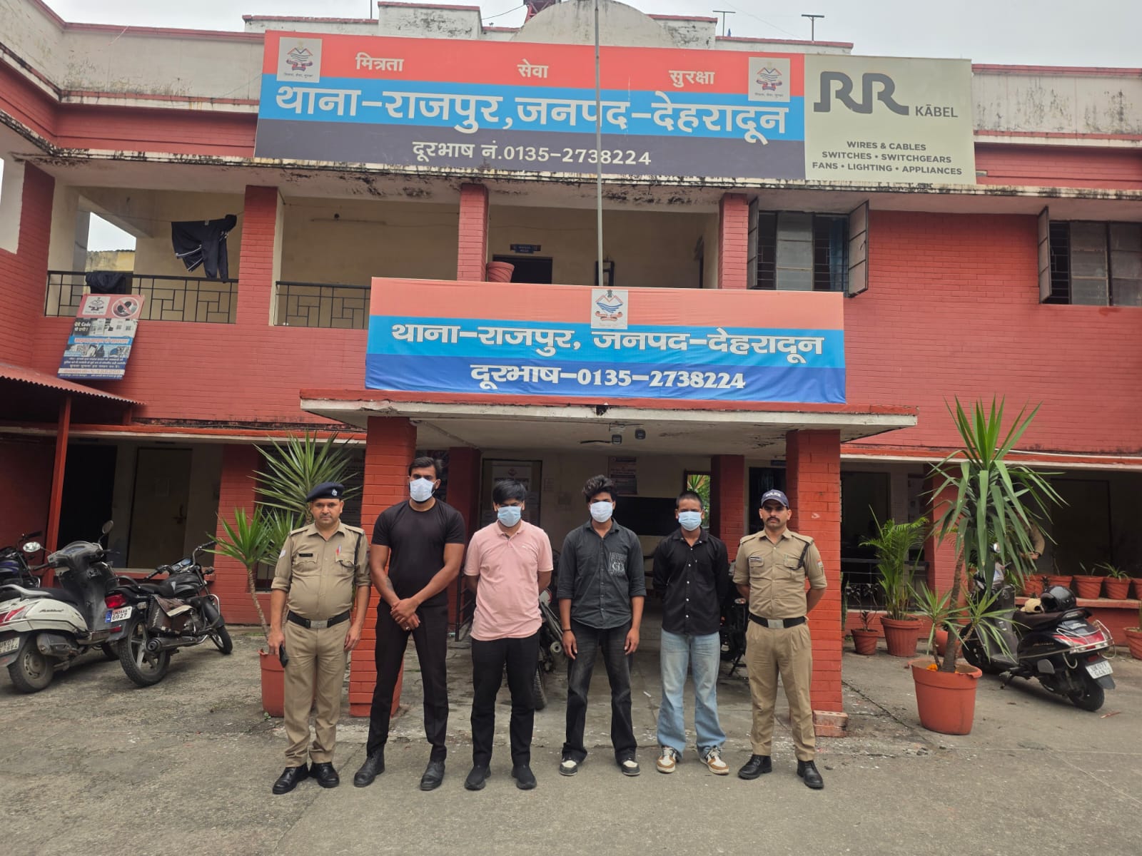 ऑपरेशन नाइट स्ट्राइक: देहरादून में पुलिस की बड़ी कार्रवाई, शराब पीकर वाहन चलाने वाले 27 गिरफ्तार