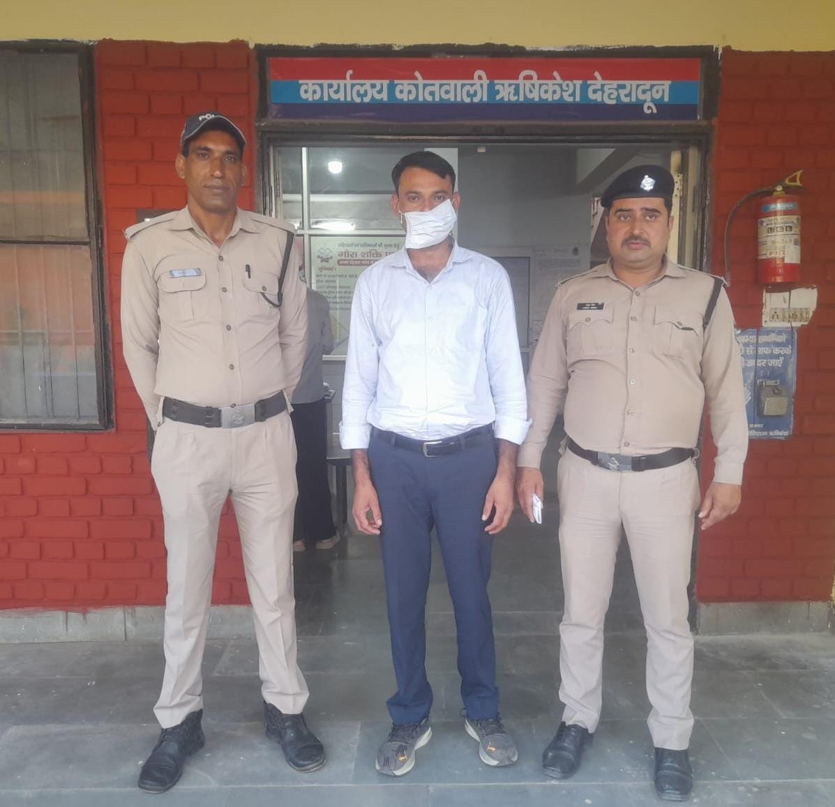 एम्स ऋषिकेश की CRE-3 भर्ती में फर्जीवाड़े का खुलासा, फर्जी अभ्यर्थी गिरफ्तार
