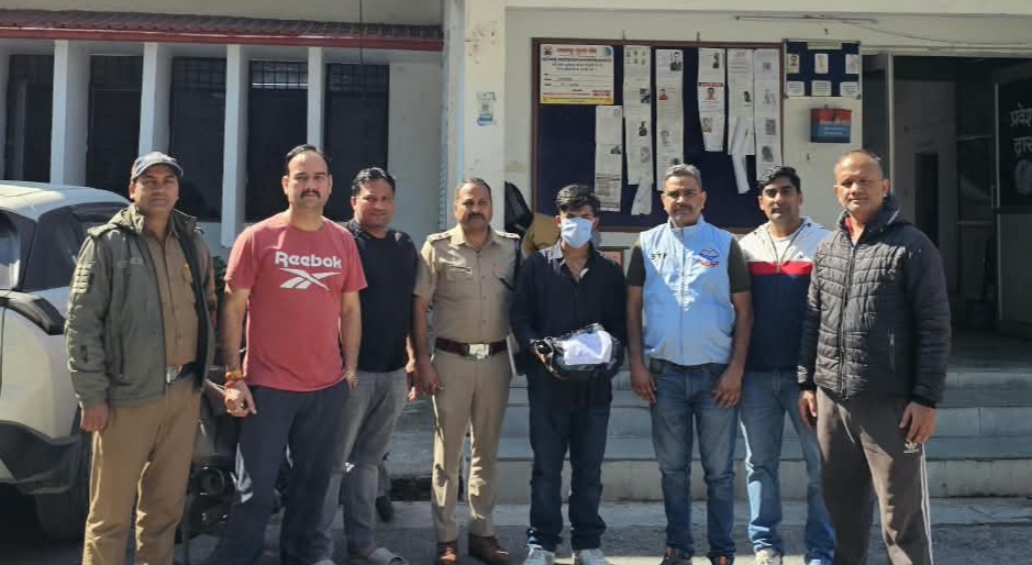 देहरादून में STF की बड़ी कार्रवाई, 1 किलो 108 ग्राम चरस के साथ 22 वर्षीय युवक गिरफ्तार