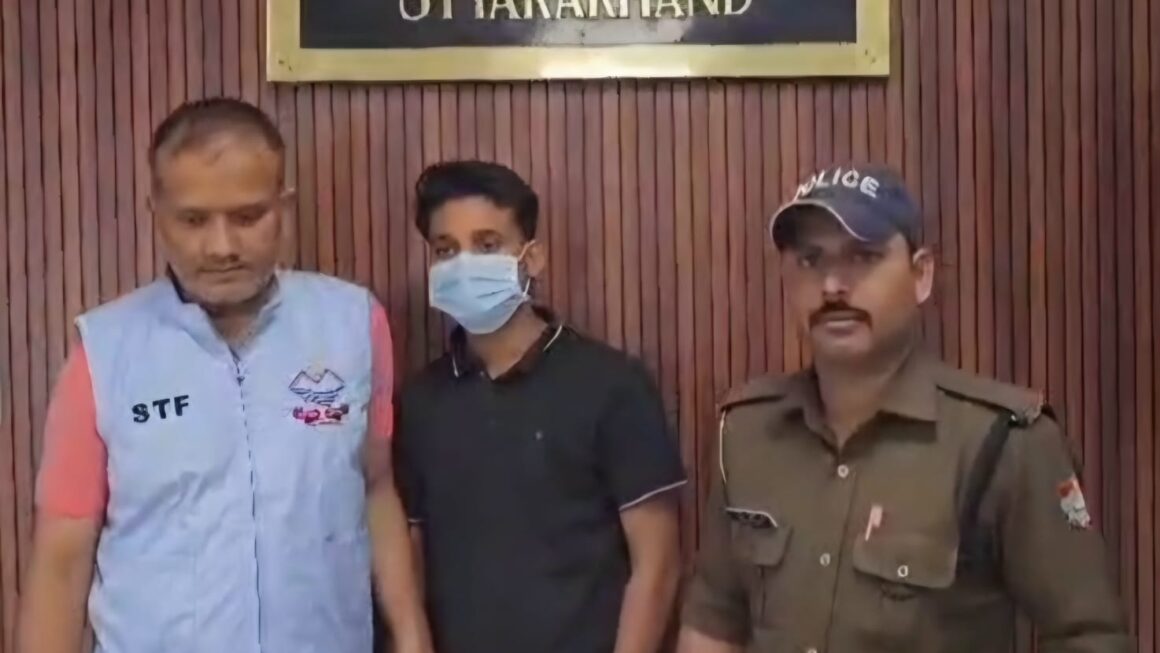 SSC परीक्षा में हाईटेक नकल कराने वाले गिरोह का एक और सदस्य दिल्ली से गिरफ्तार
