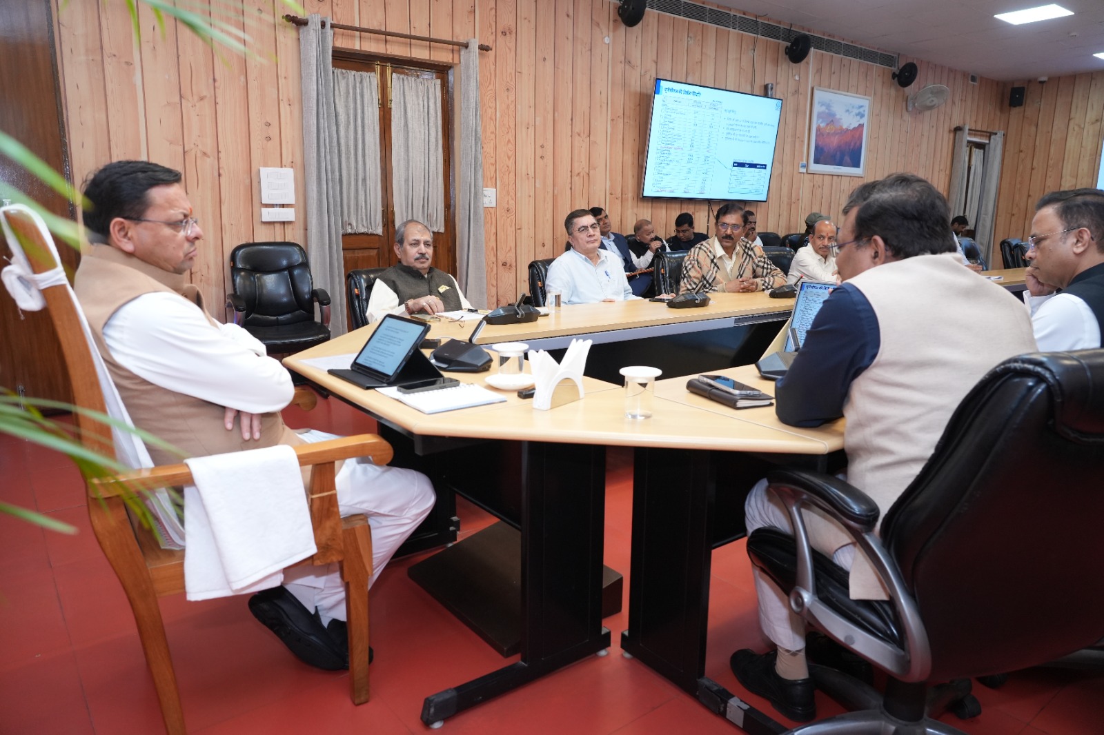 मुख्यमंत्री की अध्यक्षता में यूपीसीएल एवं पिटकुल की समीक्षा बैठक आयोजित, वित्तीय स्थिति में सुधार और लंबित देनदारियों के भुगतान में तेजी लाने के निर्देश