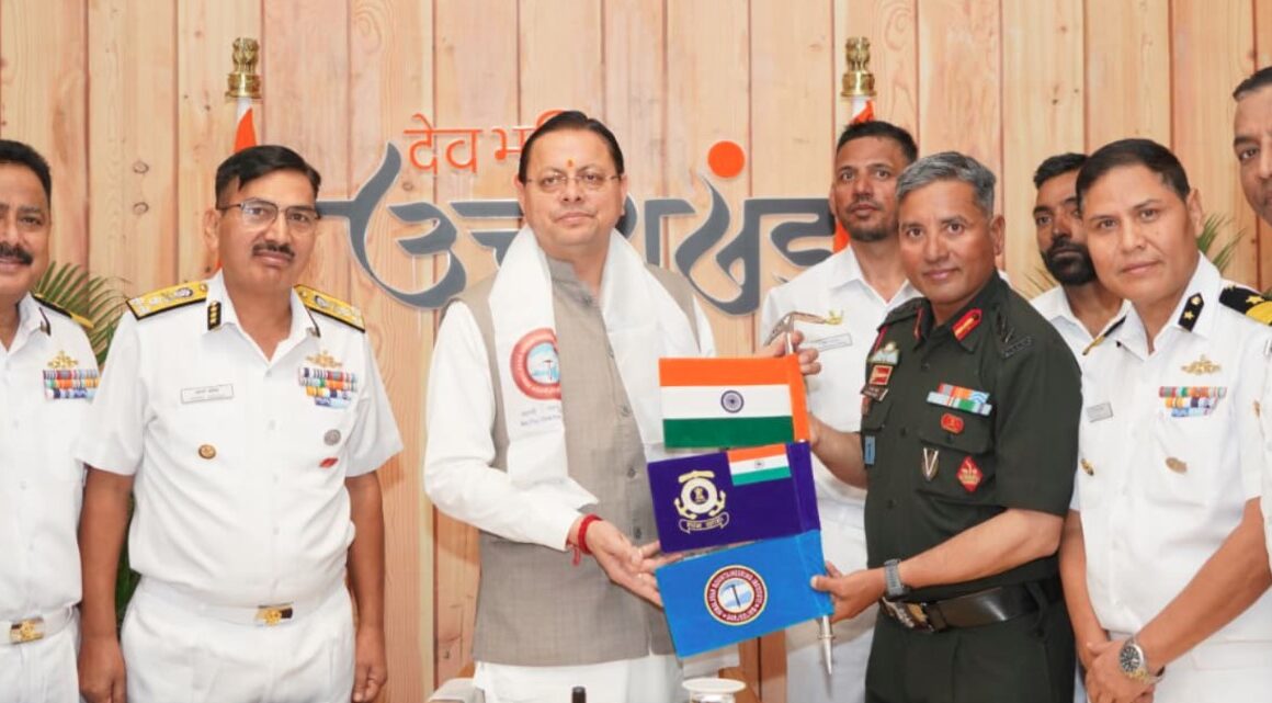 माउंट मुकुट ईस्ट फतह कर लौटा भारतीय तटरक्षक बल का दल, मुख्यमंत्री ने दी बधाई