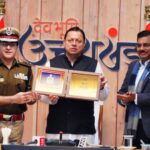 मुख्यमंत्री ने उत्तराखण्ड पुलिस के नवीन गौरव चिह्नों का किया अनावरण