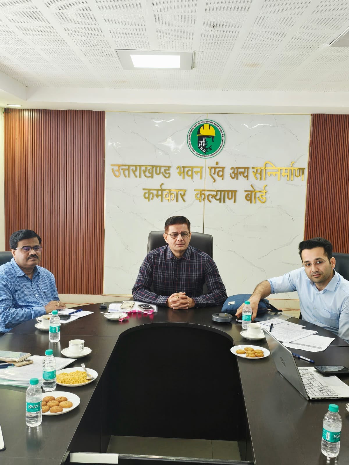 मुख्यमंत्री धामी की श्रमिक स्वास्थ्य पहल बनी दूसरे राज्यों के लिए प्रेरणा, उत्तर प्रदेश की टीम ने किया उत्तराखण्ड के मॉडल का अध्ययन