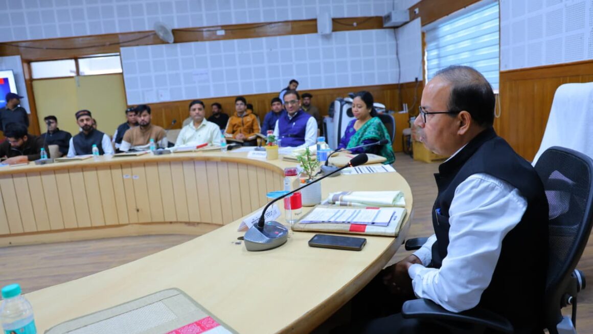 प्रशासनिक प्रशिक्षण में कार्मिकों को दी गयी एसीपी और वेतन निर्धारण की जानकारी