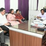 नई दिल्ली में आयोजित होने जा रहे विभागीय सम्मेलन की तैयारियों को लेकर मंत्री रेखा आर्या ने की बैठक